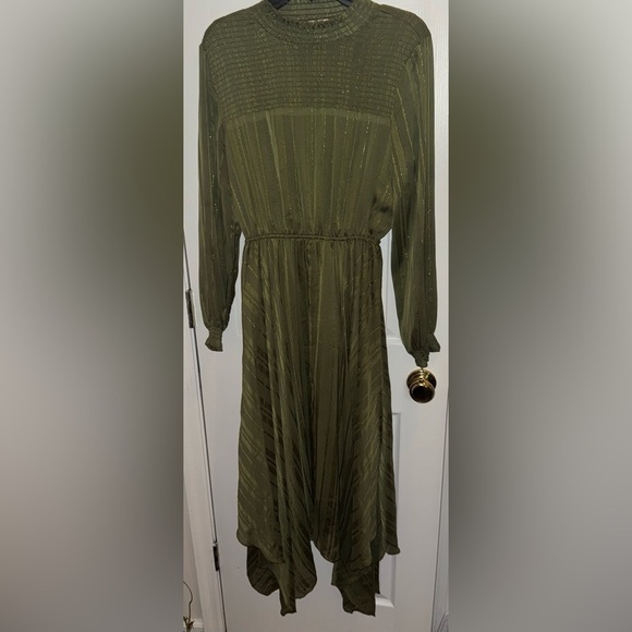 NANETTE NANETTE LEPORE
Smocked Handkerchief Hem Midi Olive Green Dress - Picture 3 of 9